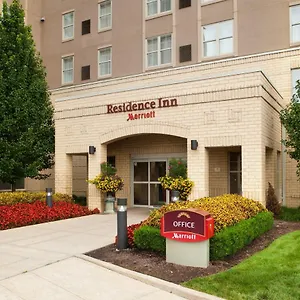 By Marriott Downtown Saint Louis